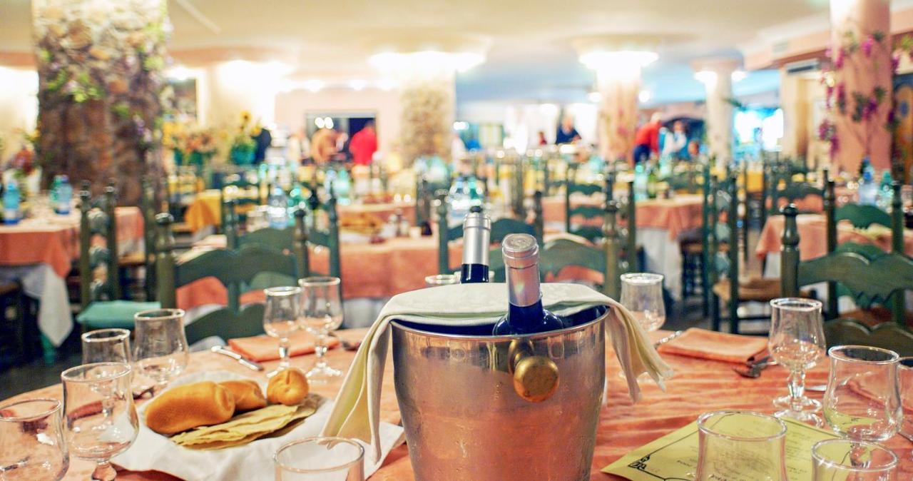 אורוסיי Nicolaus Club Torre Moresca מראה חיצוני תמונה